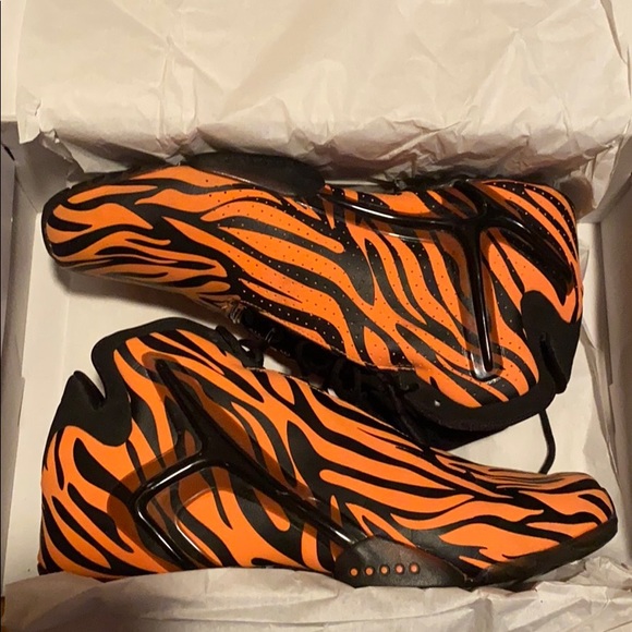 nike zoom hyperflight tiger